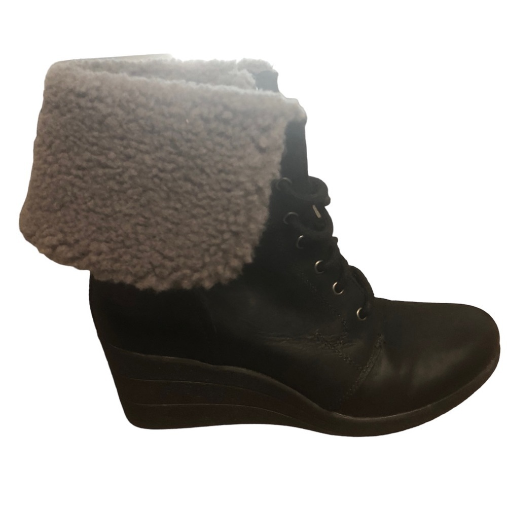 UGG Zea Uptown Leather Waterproof Black Lace Up Wedge Boots Women’s Size 9